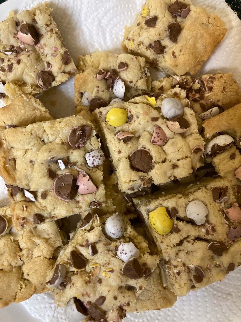 MINI EGG COOKIE SQUARES
